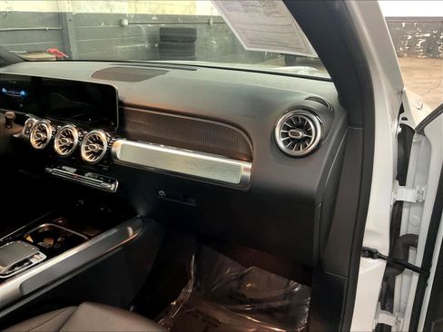 Used 2020 Mercedes-Benz GLB 250 4MATIC image 18