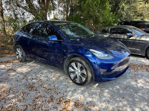 Used 2021 Tesla Model Y Long Range image 2