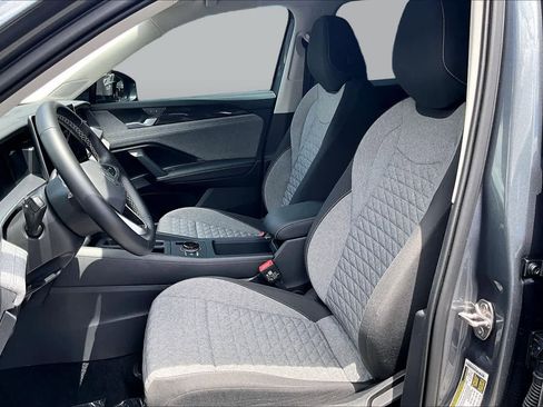 Used 2025 Volkswagen Tiguan S FWD image 9