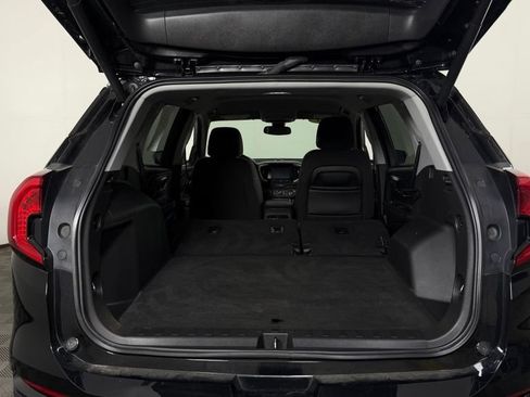 Used 2023 GMC Terrain SLE w/ Driver Convenience Package FWD image 12
