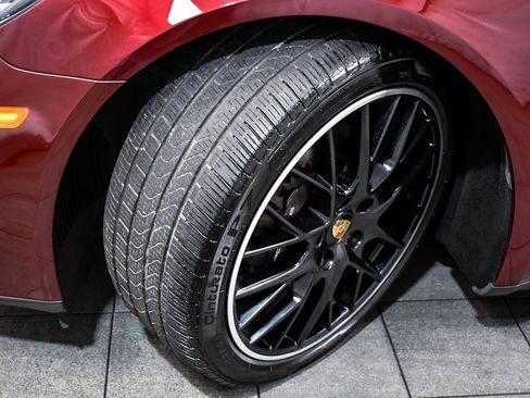 Used 2023 Porsche Panamera Platinum Edition image 7