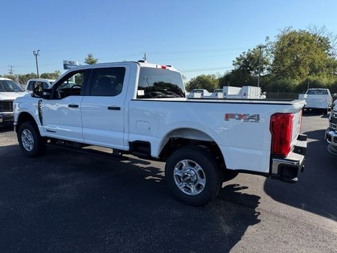 New 2026 Ford F350 XLT w/ FX4 Off-Road Package AWD/4WD image 6