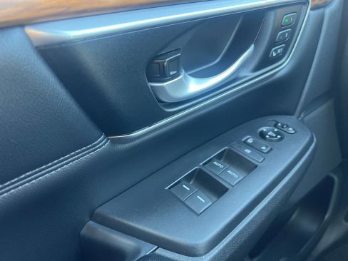 Used 2018 Honda CR-V Touring image 16