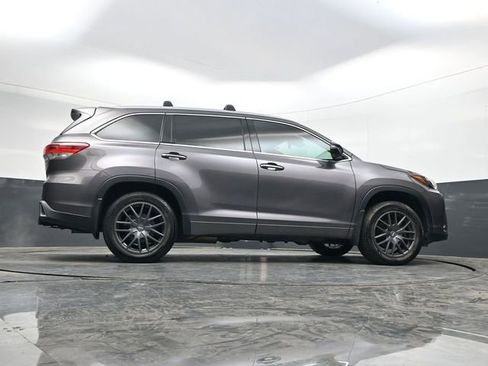 Used 2019 Toyota Highlander Limited Platinum image 34