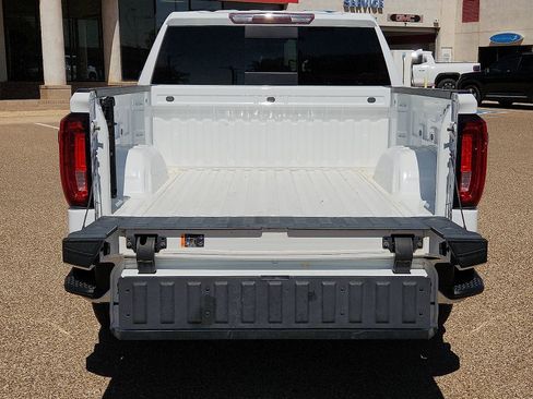 Used 2021 GMC Sierra 1500 SLT AWD/4WD image 10