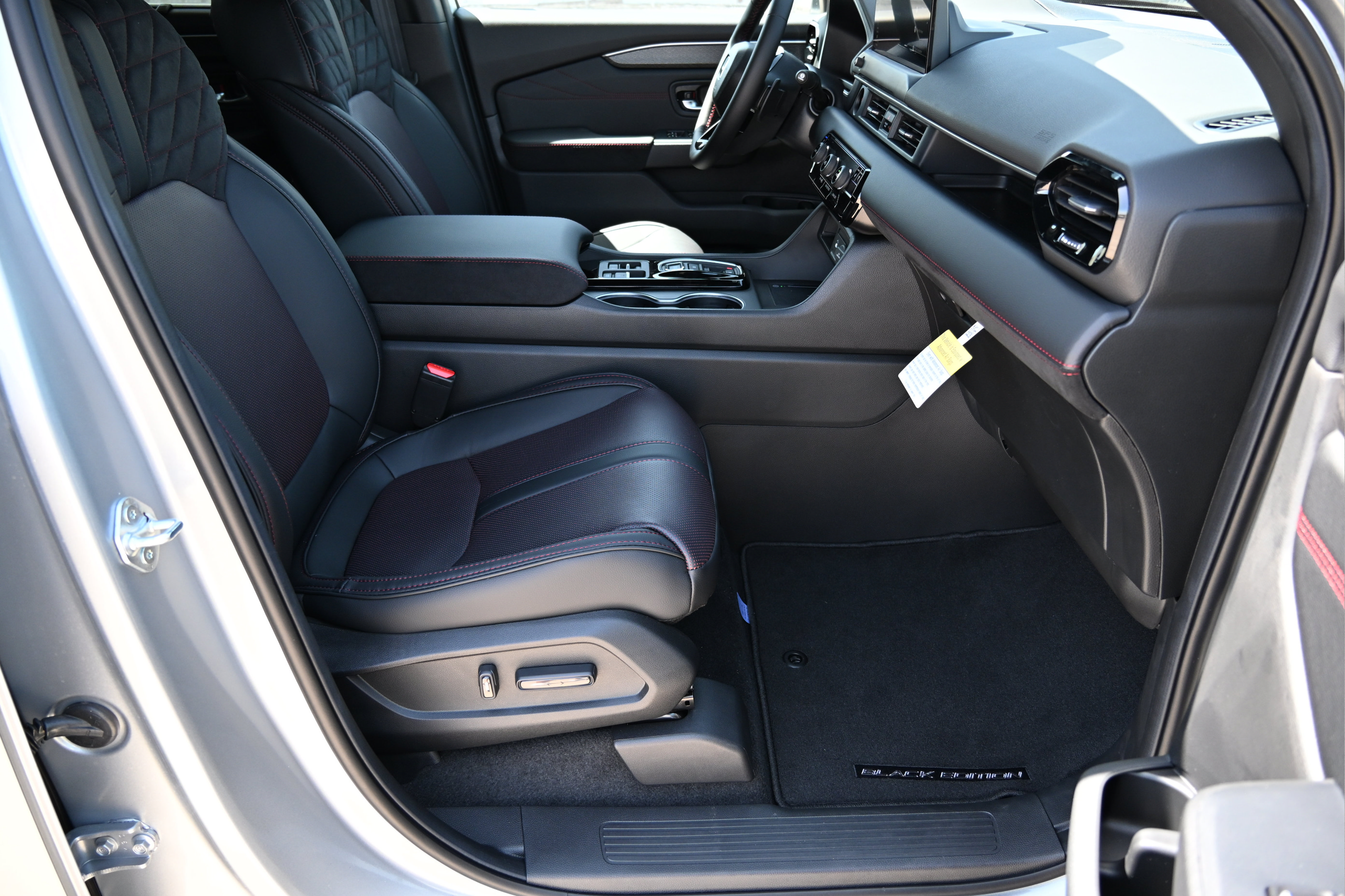 New 2026 Honda Pilot Black Edition image 15