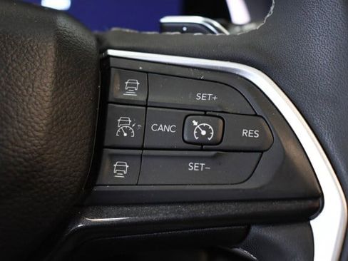 Used 2023 Jeep Grand Cherokee L Laredo AWD/4WD image 27