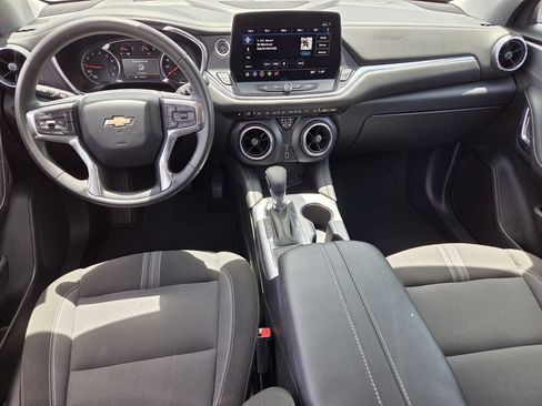 Used 2025 Chevrolet Blazer LT FWD image 13