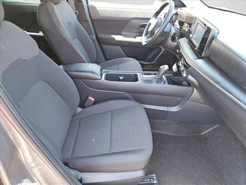 Certified 2025 Nissan Kicks S image 18