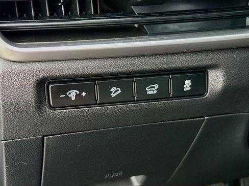 Used 2024 Kia Telluride EX w/ EX Captain's Chair Package AWD/4WD image 13