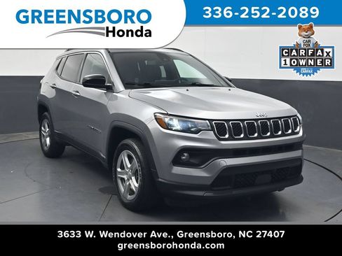 Used 2023 Jeep Compass Latitude w/ Sun and Sound Group AWD/4WD image 1