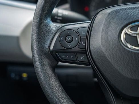 Used 2022 Toyota Corolla LE image 22