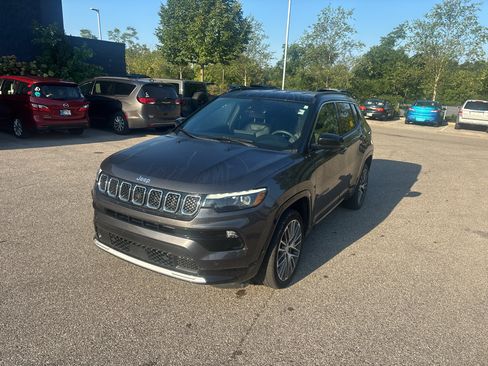 Used 2023 Jeep Compass Limited w/ Elite Group AWD/4WD image 2