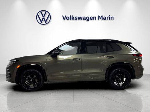New 2026 Volkswagen Tiguan SE R-Line AWD/4WD image 2