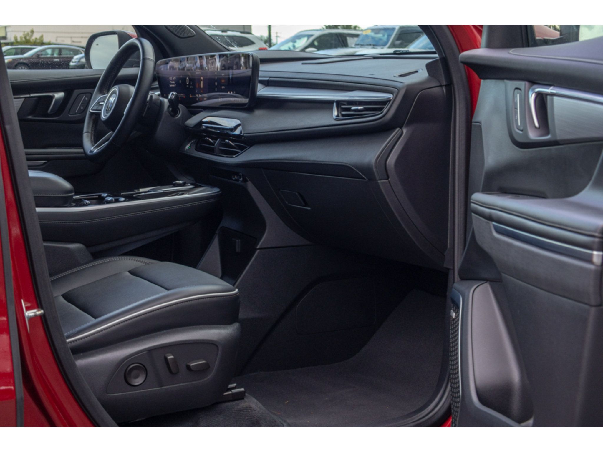 Used 2025 Buick Enclave Preferred AWD/4WD image 10