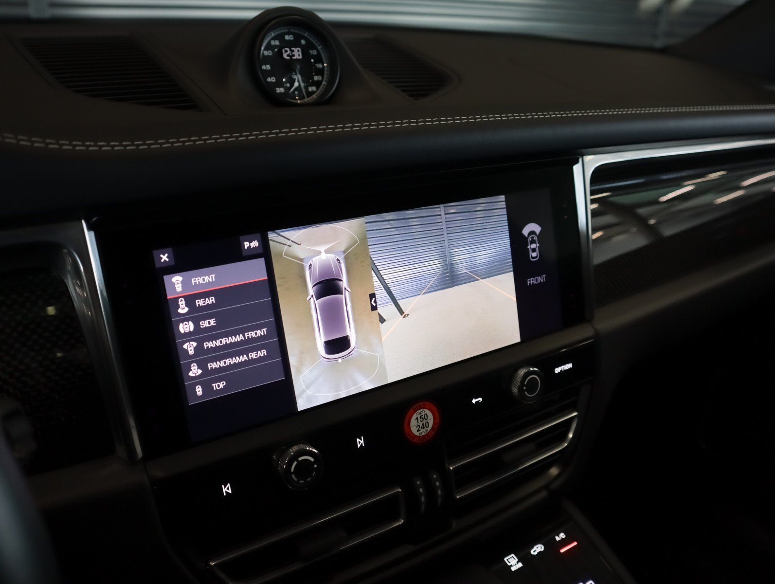 Certified 2025 Porsche Macan GTS AWD/4WD image 18