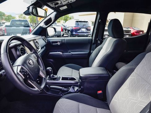 Certified 2023 Toyota Tacoma TRD Off-Road image 22