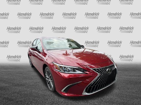 Used 2025 Lexus ES 300h w/ Premium Package FWD image 2