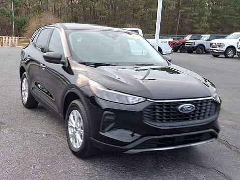 Certified 2024 Ford Escape Active image 2