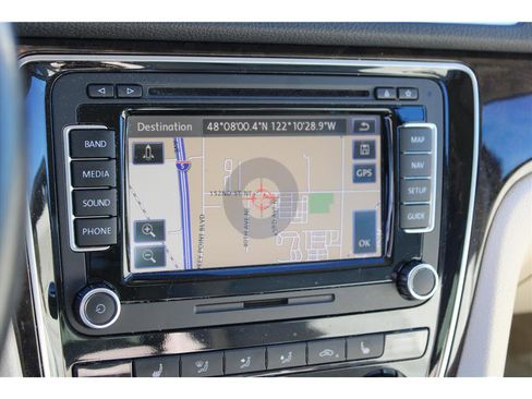 Used 2014 Volkswagen Passat TDI SEL Premium image 24