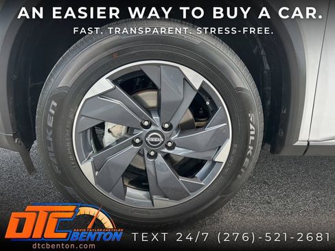 Used 2025 Nissan Rogue SV FWD image 33