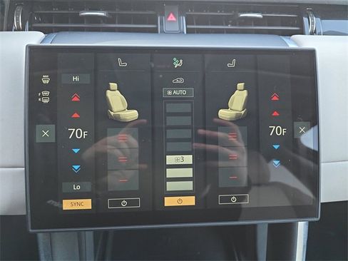 Used 2024 Land Rover Discovery Sport S image 23