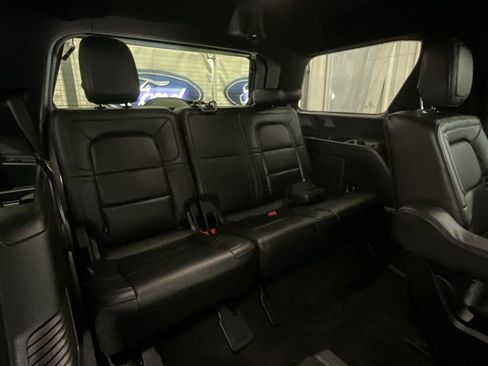 Used 2018 Lincoln Navigator Select image 14