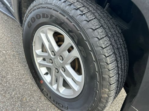 Used 2023 Jeep Grand Cherokee Laredo w/ Luxury Tech Group I image 18