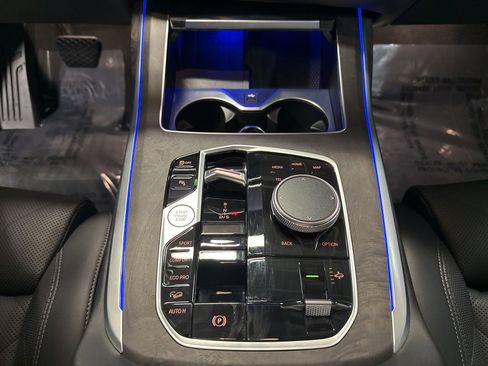 Used 2025 BMW X7 xDrive40i w/ Premium Package image 26