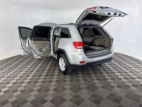 Used 2012 Jeep Grand Cherokee Laredo w/ Laredo E Group AWD/4WD image 20