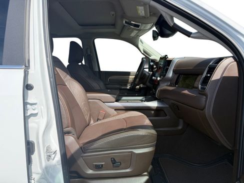 New 2025 RAM 2500 Limited AWD/4WD image 15