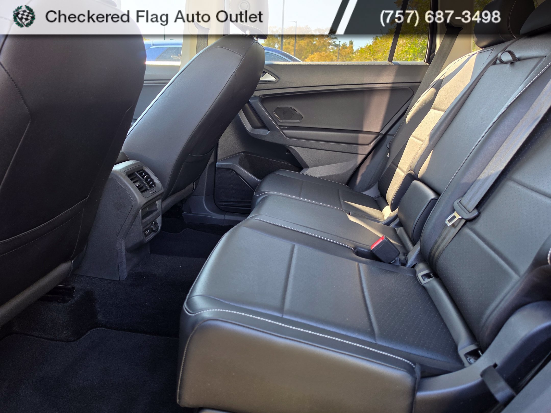 Used 2021 Volkswagen Tiguan SE w/ Panoramic Sunroof Package AWD/4WD image 21