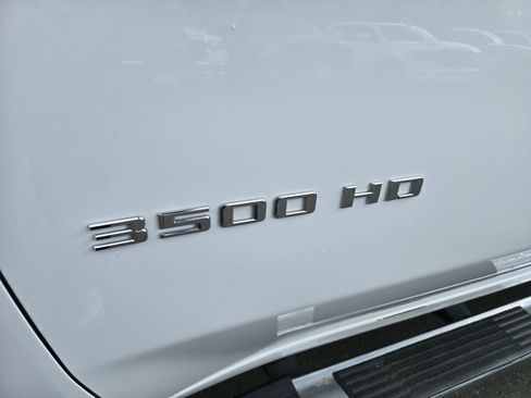 Used 2022 Chevrolet Silverado 3500 LTZ AWD/4WD image 12