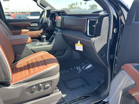 New 2026 GMC Sierra 1500 Denali Ultimate w/ LPO, Black Badging Package AWD/4WD image 32