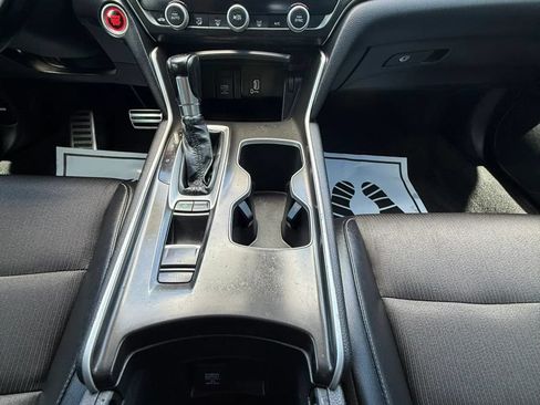 Used 2018 Honda Accord Sport image 32