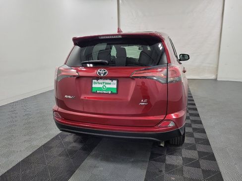 Used 2018 Toyota RAV4 LE image 7