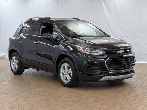 Used 2019 Chevrolet Trax LT w/ LT Convenience Package FWD image 1