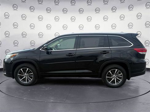 Used 2017 Toyota Highlander XLE w/ Protection Package #3 image 2