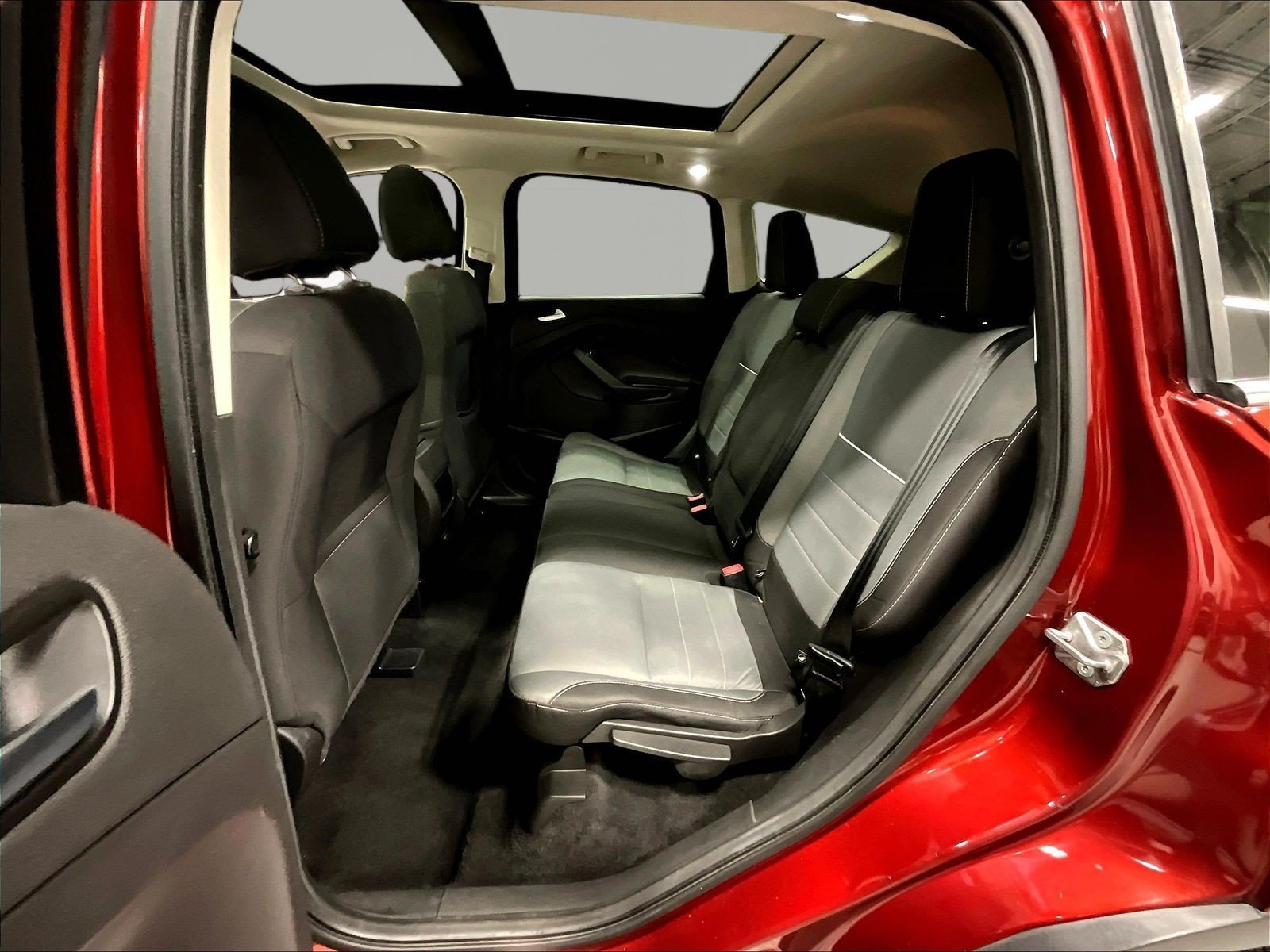 Used 2015 Ford Escape SE AWD/4WD image 22