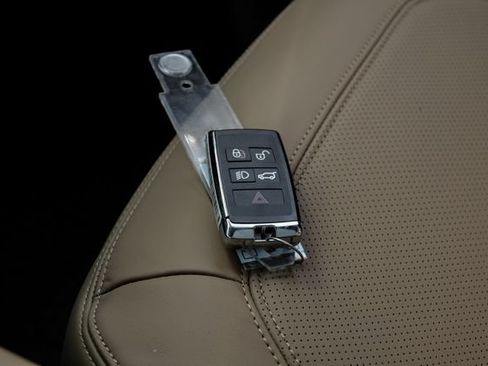 New 2026 Land Rover Defender 110 X-Dynamic SE AWD/4WD image 67