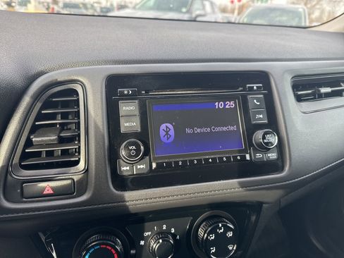 Used 2019 Honda HR-V LX image 19