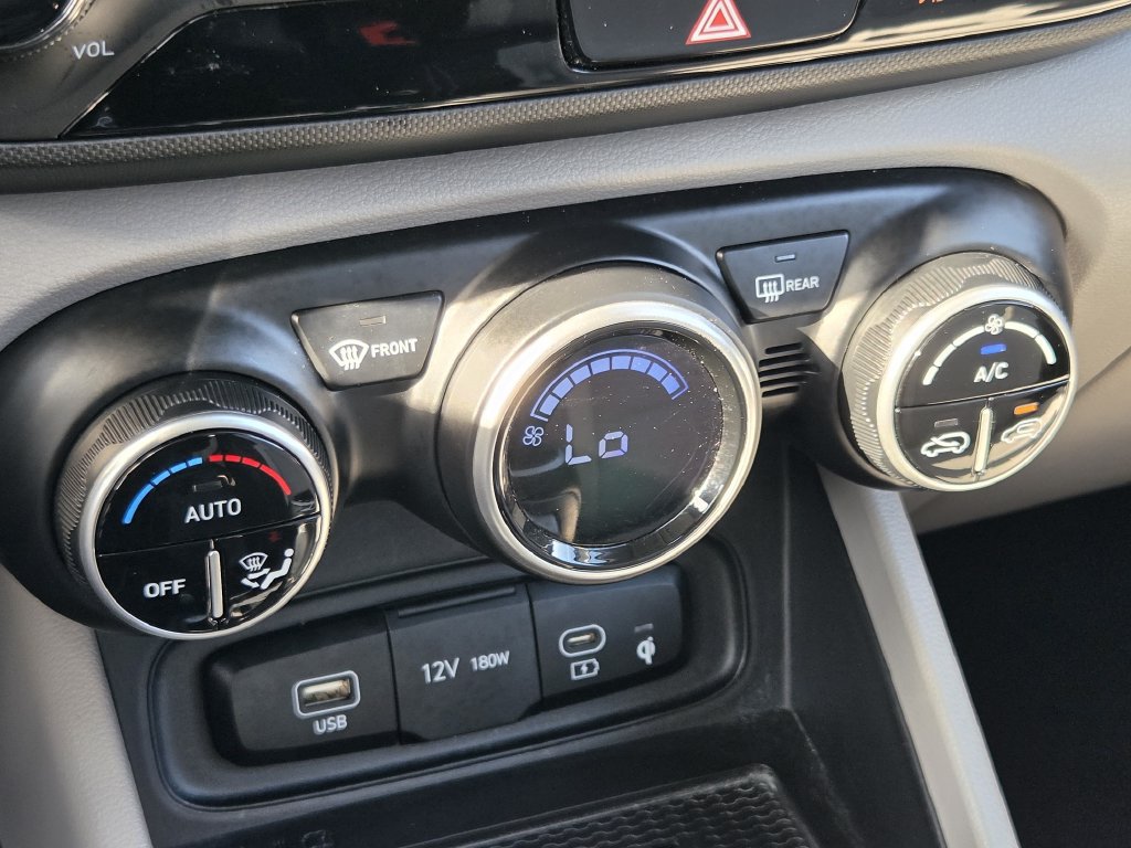 Used 2026 Hyundai Venue SEL FWD image 19