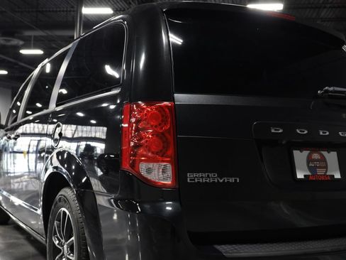 Used 2018 Dodge Grand Caravan SE FWD image 28