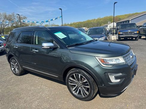 Used 2016 Ford Explorer Platinum AWD/4WD image 2