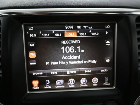 Used 2015 Jeep Grand Cherokee Limited w/ Trailer Tow Group IV AWD/4WD image 12