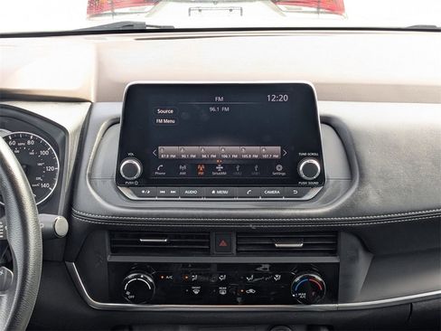 Used 2023 Nissan Rogue S image 17