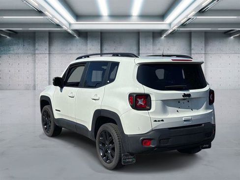Used 2023 Jeep Renegade Altitude w/ Sun/Sound Group AWD/4WD image 5