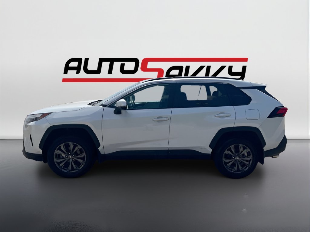 Used 2025 Toyota RAV4 XLE Premium w/ Weather Package AWD/4WD image 4