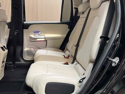 Used 2020 Mercedes-Benz GLB 250 image 32
