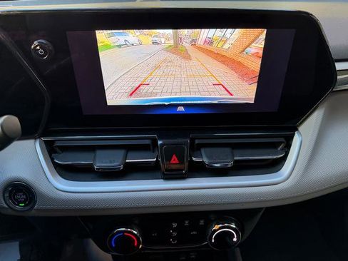 Used 2025 Chevrolet TrailBlazer LT image 14